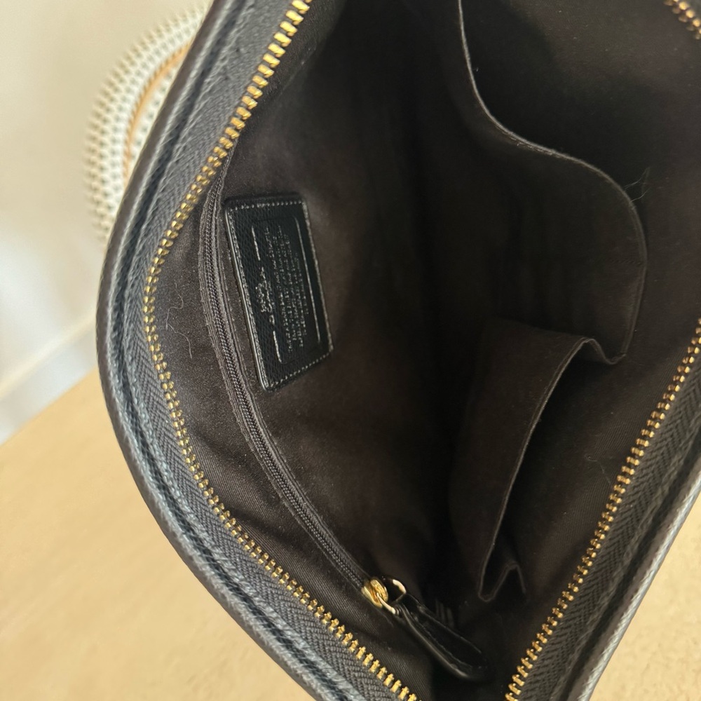 Coach Signature Crossbody - Picture 9 of 10